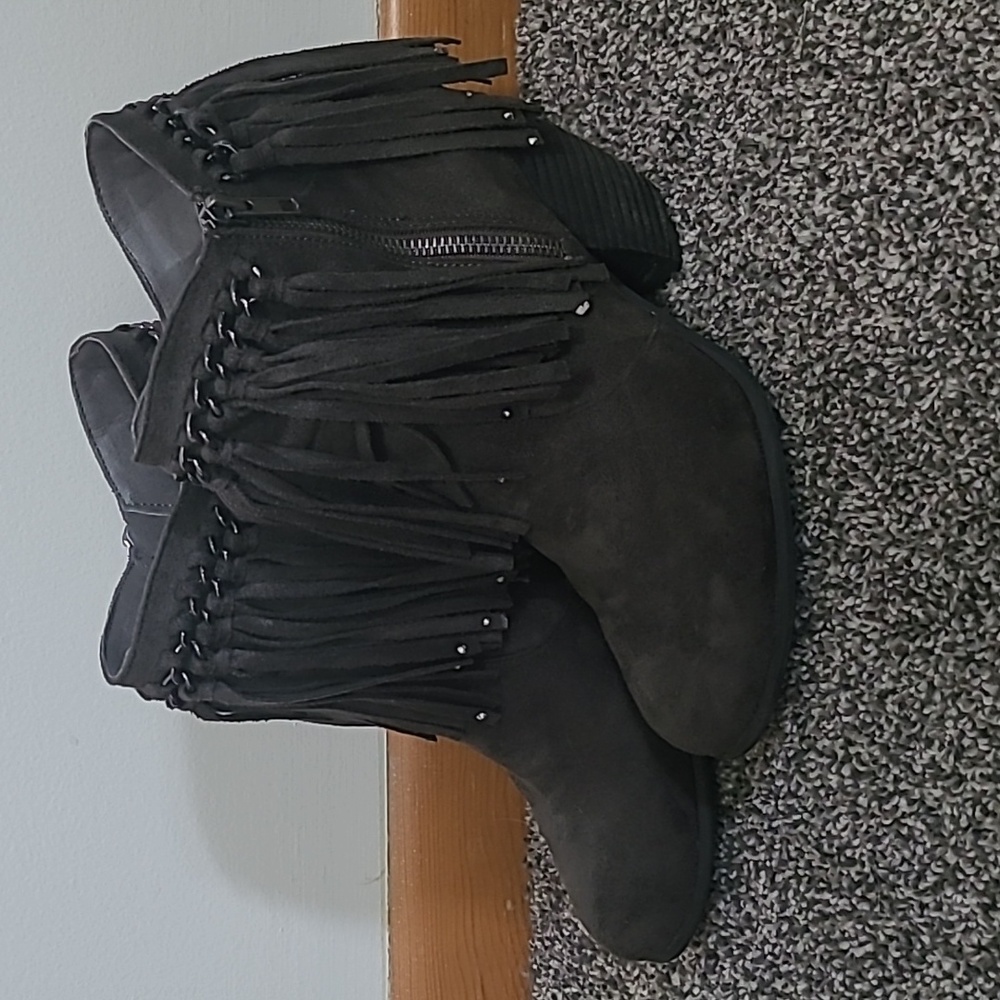 Heeled booties